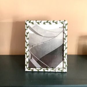 8” x 10” vine ribbon and mini roses picture frame